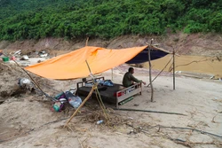Cung đường Quốc lộ 16 từ Mỹ Lý đi Nhôn Mai tan hoang do lũ dữ