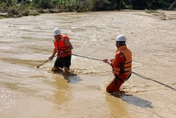 Điện lực Sơn La khôi phục cấp điện cho khách hàng vùng lũ Sông Mã - Sốp Cộp