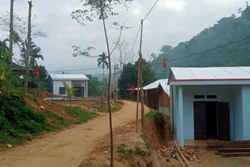 Niềm vui an cư của đồng bào dưới chân dãy Ngọc Linh