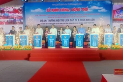 Tạo đột phá giáo dục, nâng đỡ tương lai học sinh dân tộc