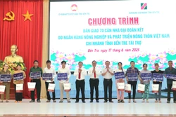Trao nhà tình nghĩa, lan tỏa tinh thần vì người nghèo