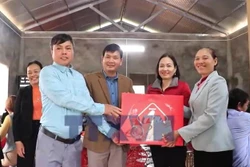 Xuân về trên những ngôi nhà rốn lũ Việt Hồng