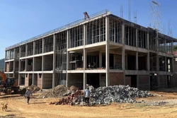 Khắc phục khó khăn, đẩy nhanh tiến độ xây dựng trường học tại vùng biên