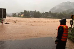 Quảng Trị: Mưa lũ khiến 2 người chết, 1 người bị thương, hàng nghìn hộ dân bị ngập sâu