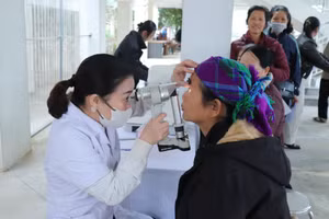 Giúp người dân biên giới giảm gánh nặng chi phí khám, chữa bệnh