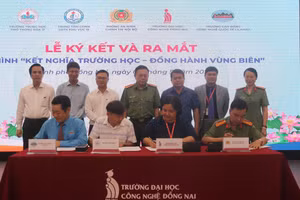 Ra mắt mô hình 'Kết nghĩa trường học - đồng hành vùng biên'