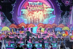 Khai mạc lễ hội hoa Tam giác mạch và vinh danh các danh hiệu du lịch tỉnh Tuyên Quang