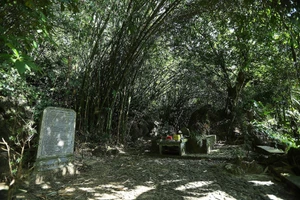 Đến Mường Động tìm hiểu biểu tượng tình yêu nơi 'Đồi thông hai mộ'