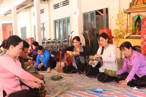 Rộn ràng, đầm ấm Tết Chôl Chnăm Thmây