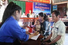 Tiếp nhận thủ tục hành chính lưu động - 'điểm sáng' trong giải quyết hành chính công