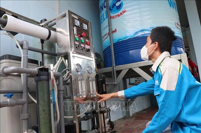 Bến Tre: Mang nước sạch đến vùng hạn mặn