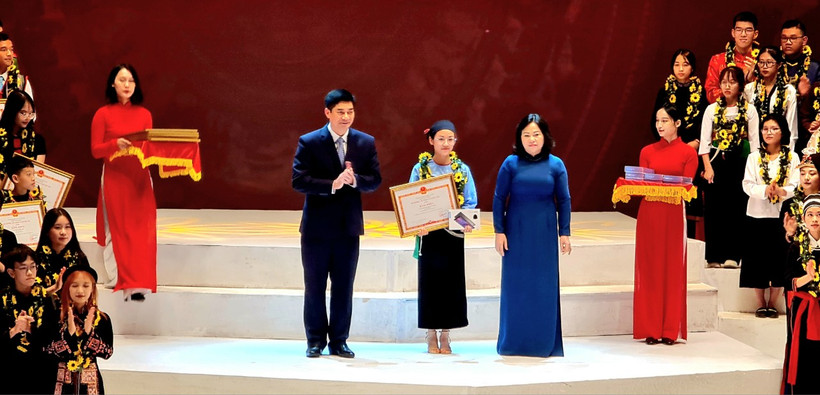 Tuyên dương 142 học sinh, sinh viên và thanh niên dân tộc thiểu số xuất sắc, tiêu biểu năm 2022