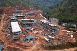 Ngày đêm xây dựng trường nơi phên giậu Tổ quốc