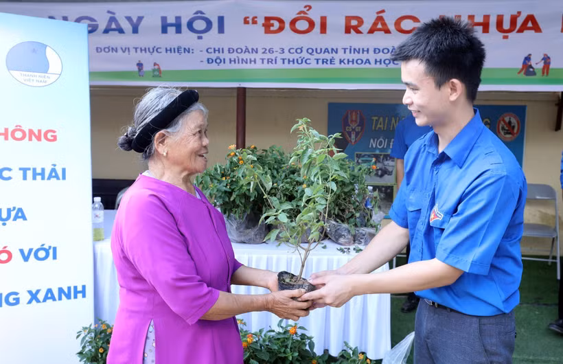 Tuổi trẻ xứ Lạng chung tay xây dựng nông thôn mới