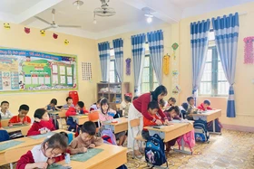 Nâng bước học trò dân tộc Chứt giữa đại ngàn