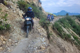 Tuyến đường độc đạo gần 200 điểm sạt lở ở Tủa Sín Chải