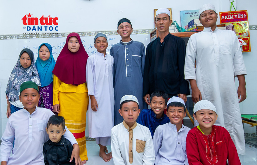 Những tấm gương sáng điển hình trong cộng đồng người Chăm ở TP Hồ Chí Minh