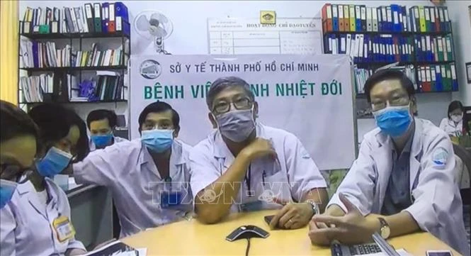 COVID-19: Chuyện chưa kể về hành trình 65 ngày điều trị cho bệnh nhân 91