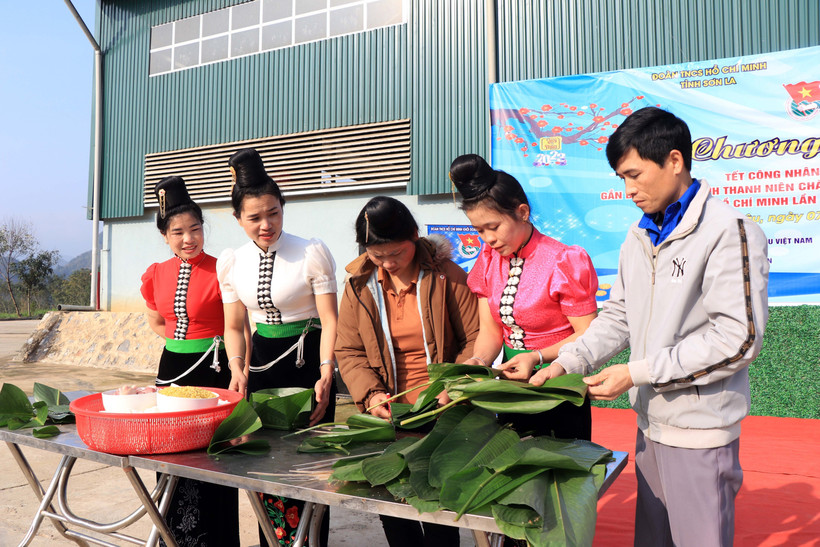 Mang Tết ấm đến công nhân vùng cao Sơn La