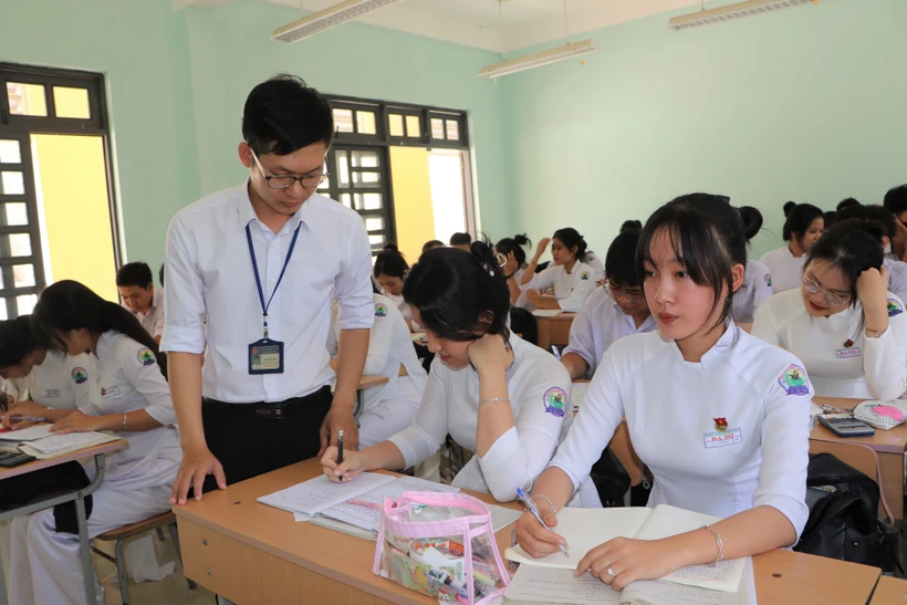 Thầy giáo trẻ Đào Nhật Khoa ở vùng cao Quảng Ngãi 42 lần hiến máu cứu người