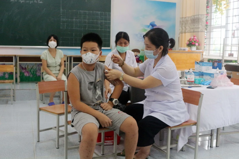 Dịch COVID-19: Cả nước ghi nhận 2.197 ca mới; các địa phương sớm hoàn thành tiêm vaccine cho trẻ từ 5-11 tuổi