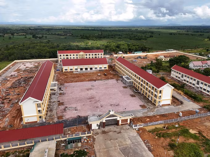 Trường Phổ thông nội trú Tiểu học và THCS Ia R’vê phấn đấu hoàn thiện các hạng mục để đưa vào sử dụng cuối tháng 8/2026.