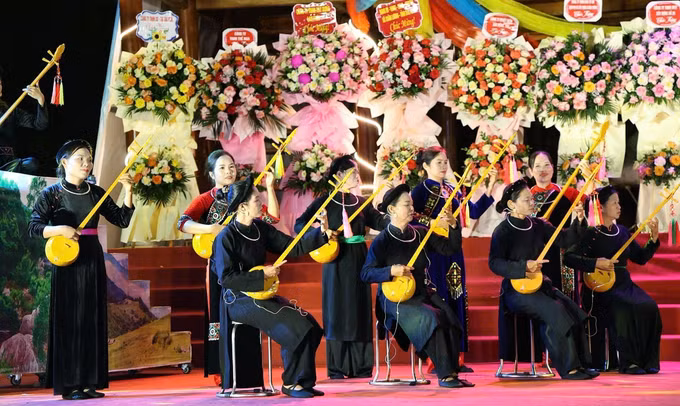 Các tiết mục Hát Then, Đàn Tính tại buổi khai mạc.
