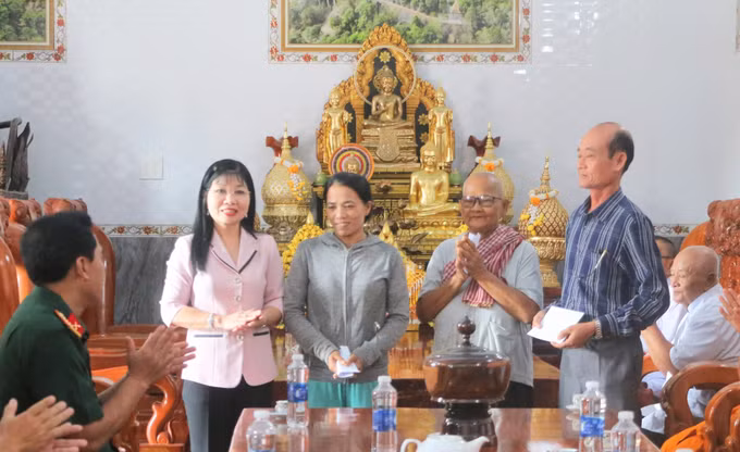 khmer-060426-1.jpg