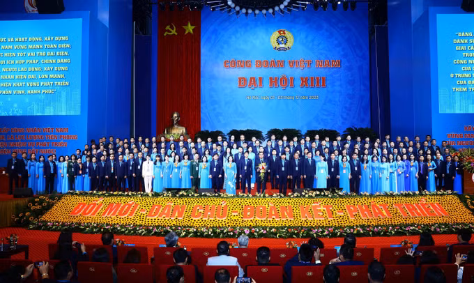 Ông Nguyễn Đình Khang tái đắc cử Chủ tịch Tổng Liên đoàn Lao động Việt Nam khóa XIII ảnh 2