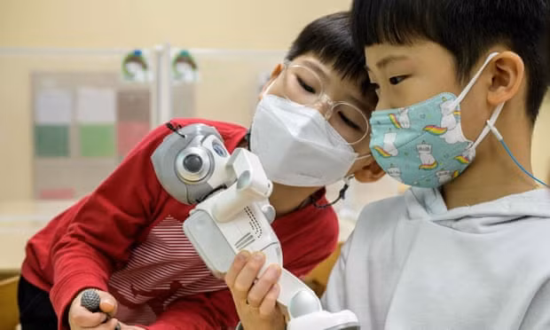 Robot trợ giảng giúp trẻ mầm non Hàn Quốc trải nghiệm công nghệ ảnh 1