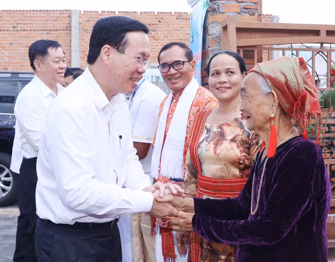 Chủ tịch nước dự Lễ đón Bằng ghi danh của UNESCO đối với nghệ thuật làm gốm của người Chăm ảnh 6