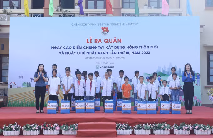 Tuổi trẻ xứ Lạng chung tay xây dựng nông thôn mới ảnh 9