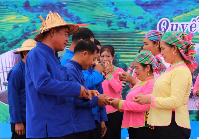 Hòa mình vào Lễ hội Háu Đoong của người Giáy ở Lai Châu ảnh 2