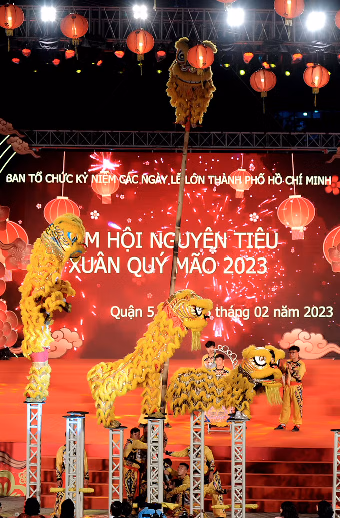 Rộn ràng Tết Nguyên Tiêu của người Hoa thành phố Hồ Chí Minh ảnh 12