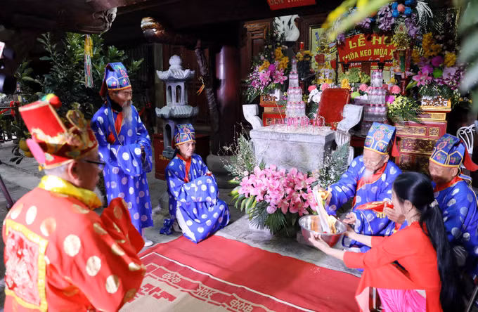 potal-no-nuc-tray-hoi-chua-keo-dau-xuan-7834145.jpg