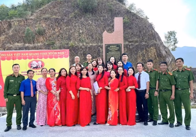 potal-50-nam-thong-nhat-dat-nuoc-doi-thay-vung-can-cu-cach-mang-da-ban-khanh-hoa-7967270.jpg