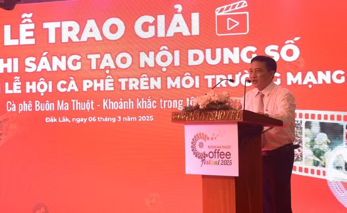 potal-trao-giai-cuoc-thi-sang-tao-noi-dung-so-tuyen-truyen-ve-le-hoi-ca-phe-tren-moi-truong-mang-7889121-1.jpg