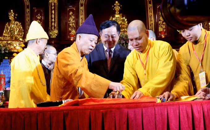 potal-khai-hoi-xuan-yen-tu-nam-2025-7844600.jpg