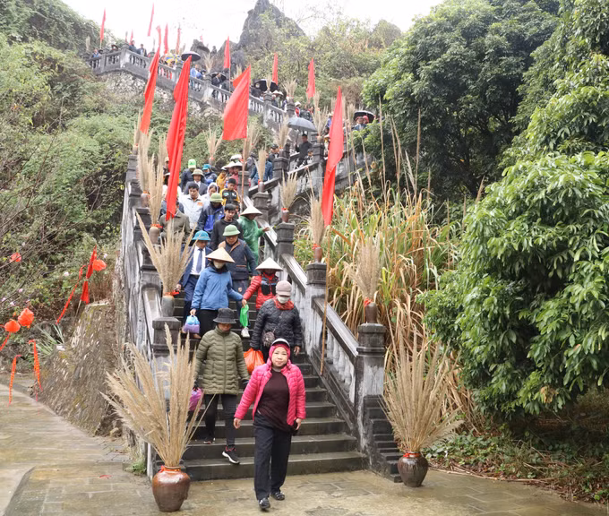 potal-le-hoi-truyen-thong-dong-hoa-lu-7844620.jpg