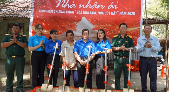 potal-tuoi-tre-kien-giang-mang-niem-vui-den-dong-bao-khmer-vung-dac-biet-kho-khan-7953714.jpg