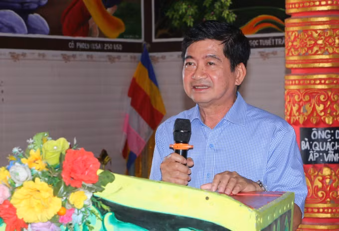 potal-tham-va-tang-qua-cac-vi-su-sai-gia-dinh-chinh-sach-nhan-dip-tet-chol-chnam-thmay-2025-7961680.jpg
