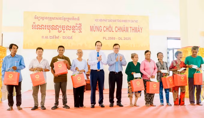 potal-can-tho-tham-chuc-mung-tet-co-truyen-chol-chnam-thmay-7959917.jpg