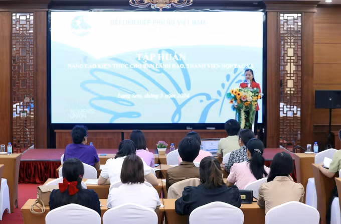 potal-lang-son-tap-huan-ho-tro-ung-dung-khoa-hoc-cong-nghe-nang-cao-quyen-nang-kinh-te-cho-phu-nu-dan-toc-thieu-so-7389319.jpg