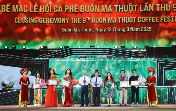 potal-be-mac-le-hoi-ca-phe-buon-ma-thuot-lan-thu-9-nam-2025-7911944.jpg