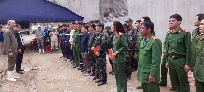 potal-vu-tai-nan-tai-thuy-dien-dak-mi-1-thuong-nong-cho-luc-luong-tham-gia-cuu-ho-cuu-nan-7787713.jpg