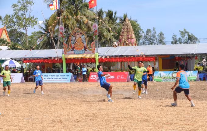 potal-khai-mac-giai-bong-da-nong-dan-khmer-lan-thu-ii-nam-2025-7966960.jpg