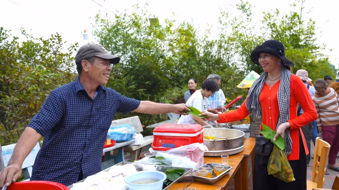 potal-doc-dao-phien-cho-la-o-tay-ninh-7852350.jpg