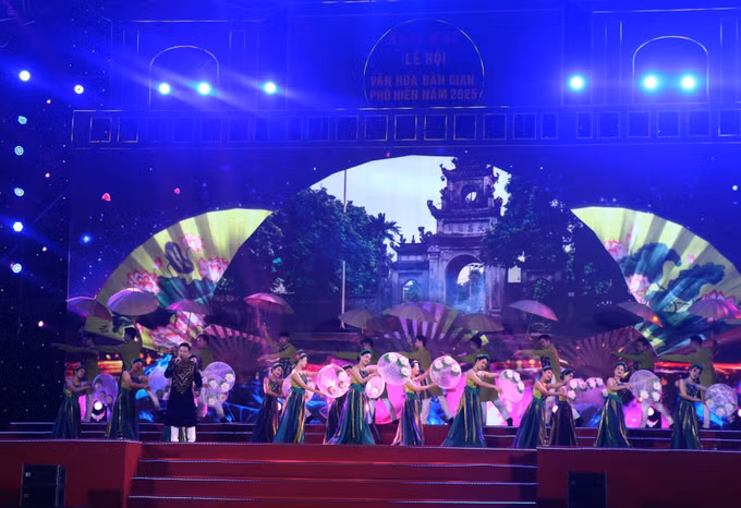 potal-khai-mac-le-hoi-van-hoa-dan-gian-pho-hien-7860936.jpg