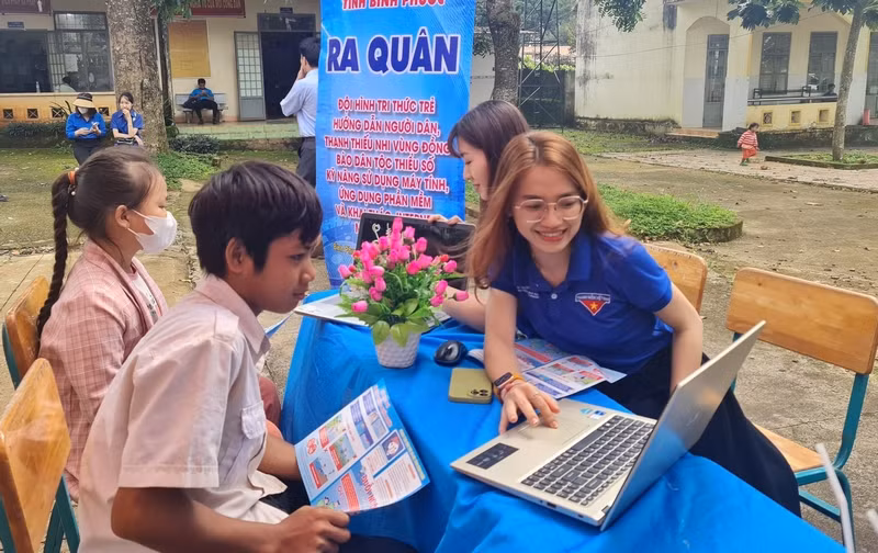 Bình Phước: Hỗ trợ dân tộc thiểu số đặc biệt khó khăn ứng dụng công nghệ thông tin