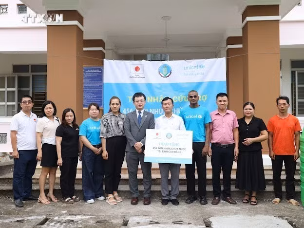 vna_potal_unicef_ho_tro_bon_nhua_chua_nuoc_cho_tinh_cao_bang_7601346.jpeg